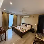 808 Bed & Breakfast